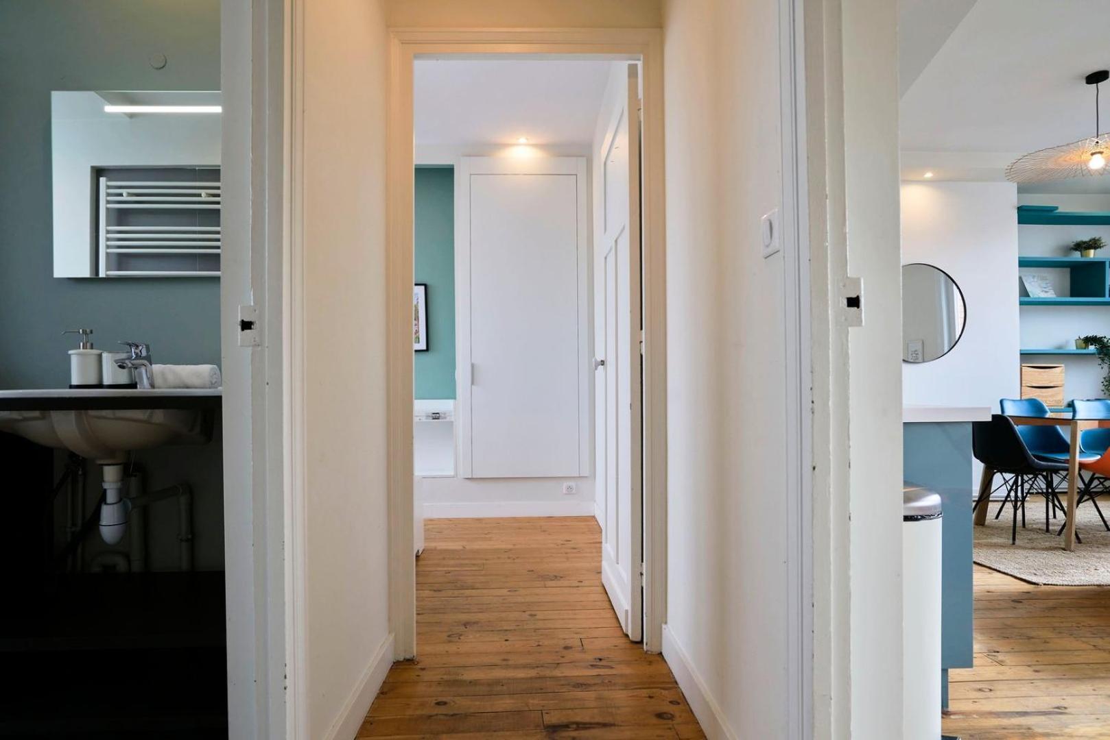 Hypercentre-2 Bedrooms Very Bright + Parking Apartamento