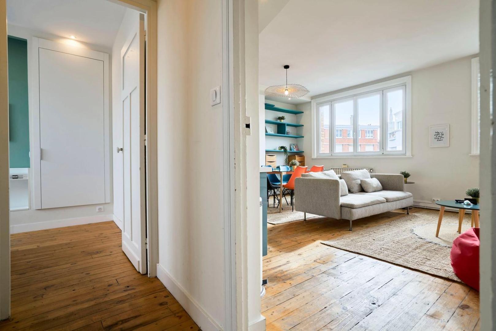 Hypercentre-2 Bedrooms Very Bright + Parking Apartamento *