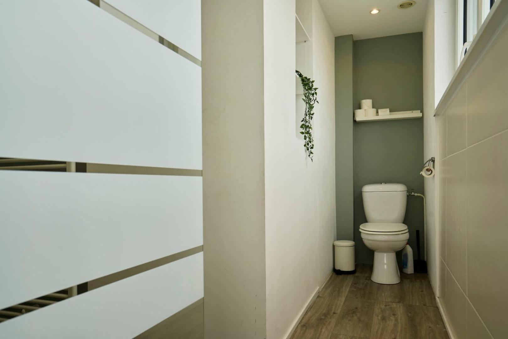 Hypercentre-2 Bedrooms Very Bright + Parking Apartamento