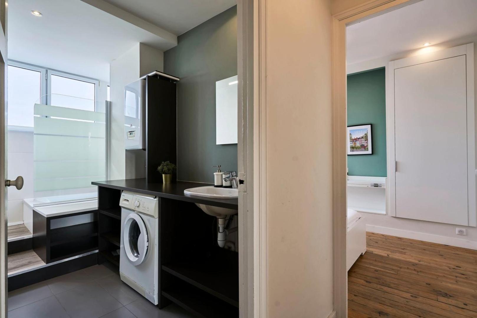 Hypercentre-2 Bedrooms Very Bright + Parking * Lila